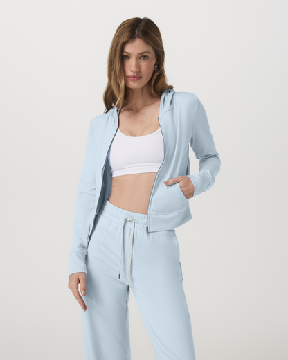 Vuori Halo Mini Full Zip Hoodie Soft Sky Heather Cropped Hoodie