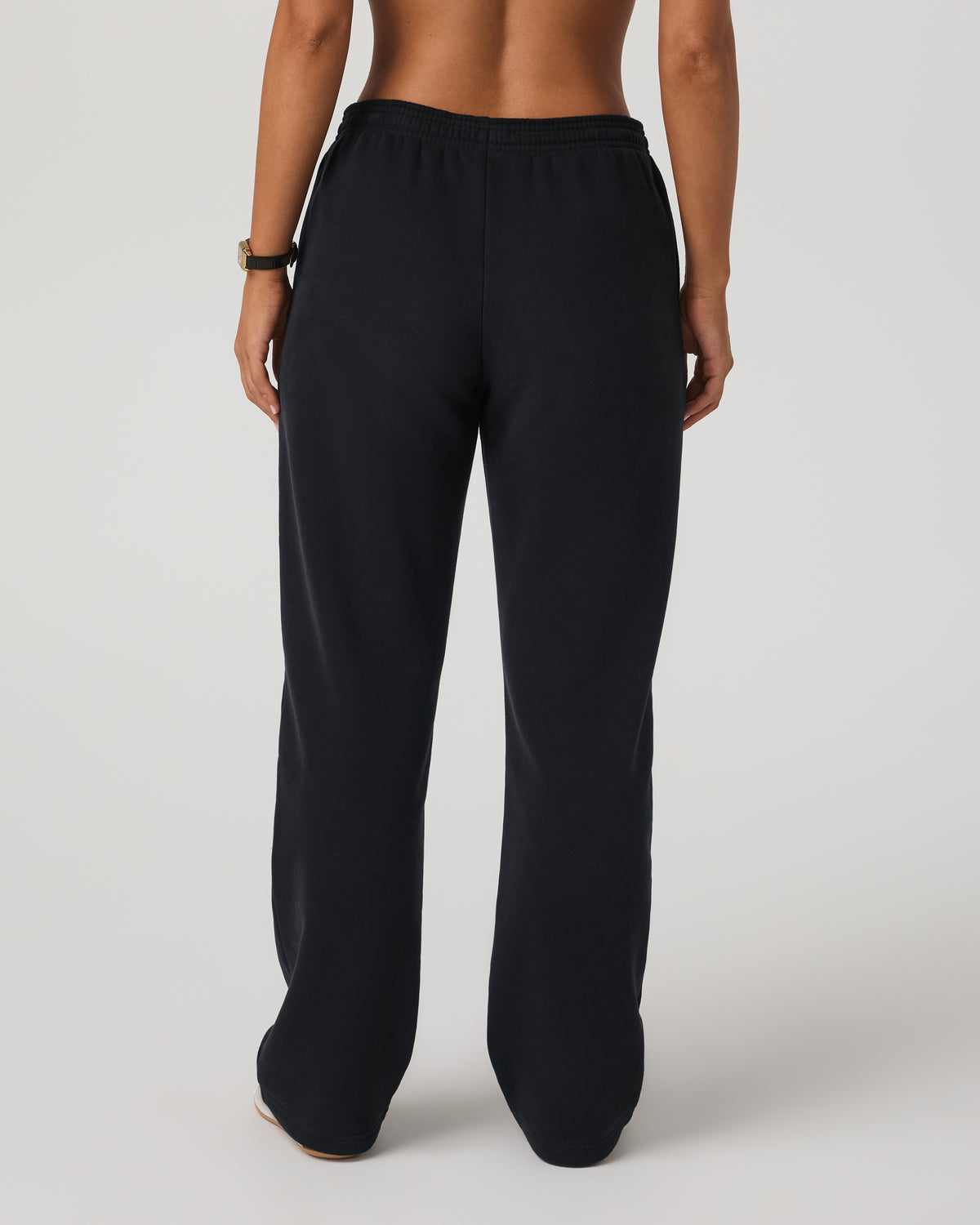 Vuori Women's Restore Straight Leg Sweatpant Washed Black