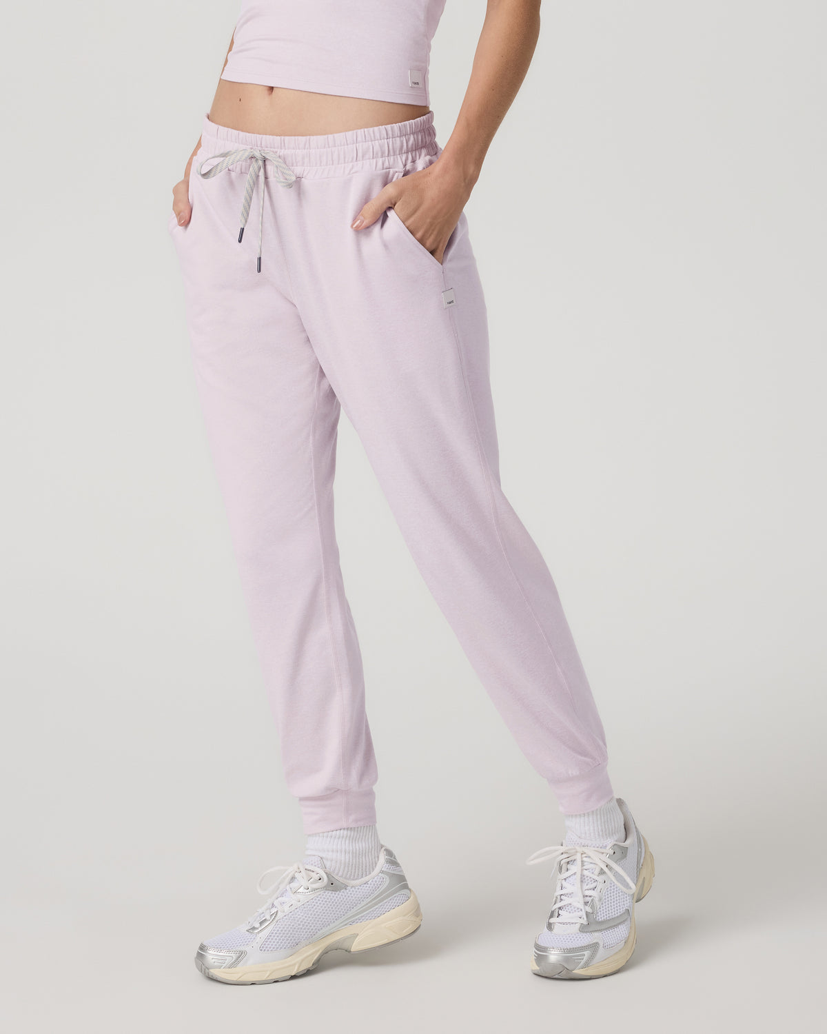 Vuori Performance Joggers Women's Lilac Breeze Heather Joggers