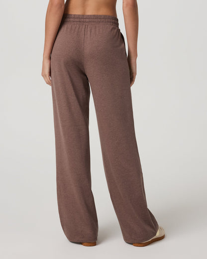Vuori Women's Halo Essential Wideleg - Short Sable Heather