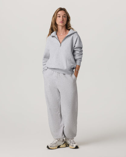 Vuori Women's Restore Classic Sweatpant Pale Grey Heather