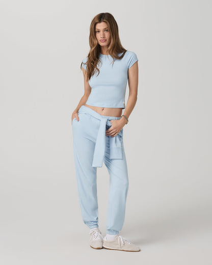 Vuori Halo Baby Tee Women's Soft Sky Heather Fitted Tee Shirt