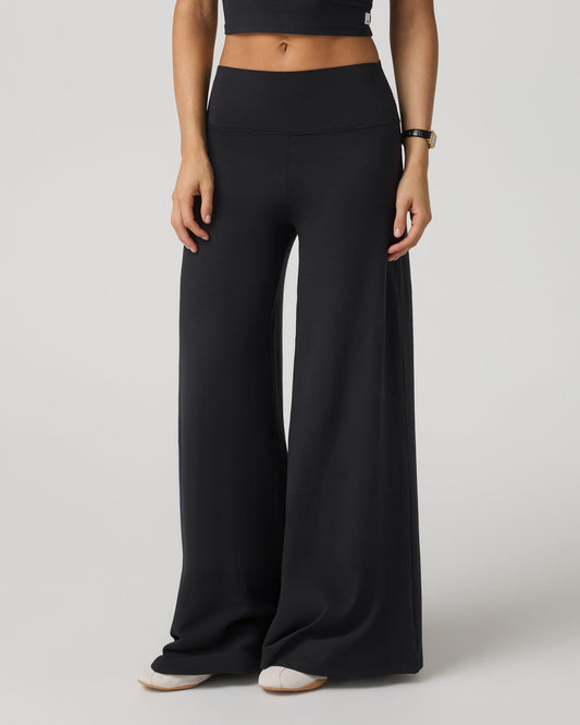 Vuori Halo Easy Wideleg Pant - Short Women's Solid Black Pants