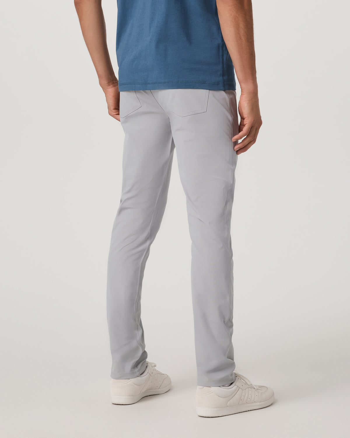 Vuori Meta Pant Athletic Slim Fit 30" Sea Fog 5-Pocket Pants