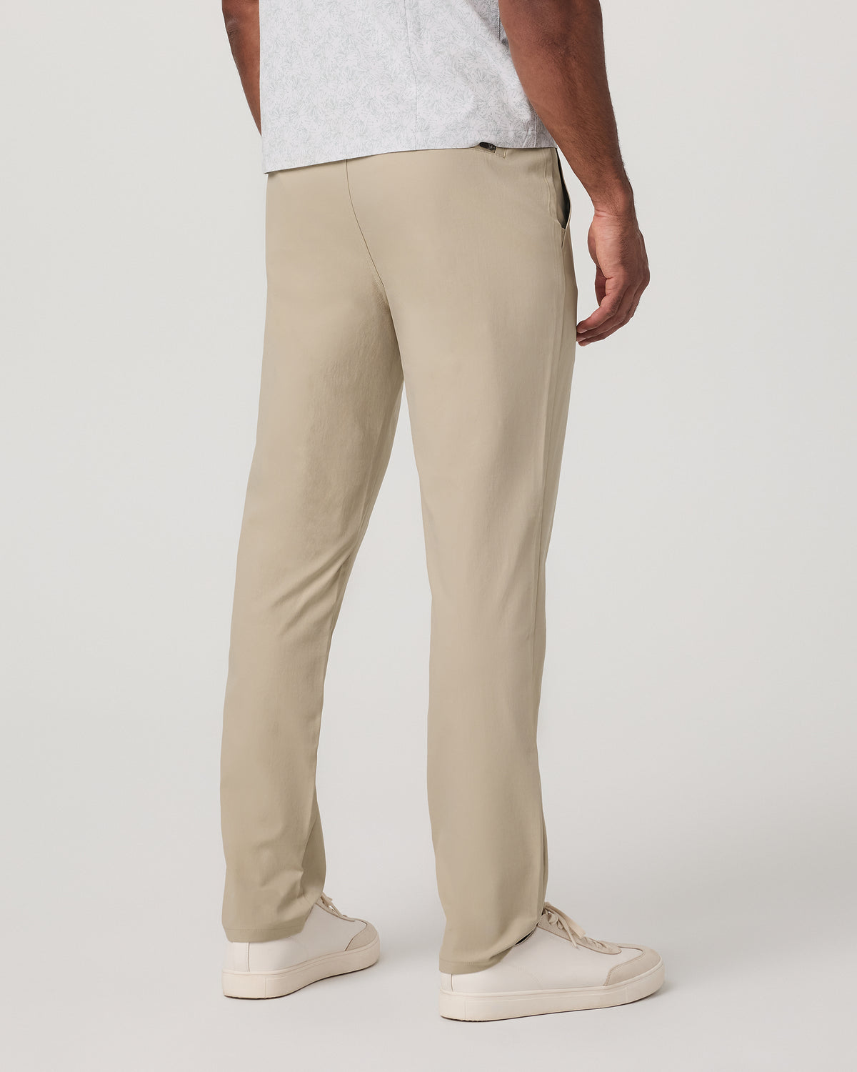 Vuori Men's Cascade Tech Chino Athletic Slim Fit 30" Trench