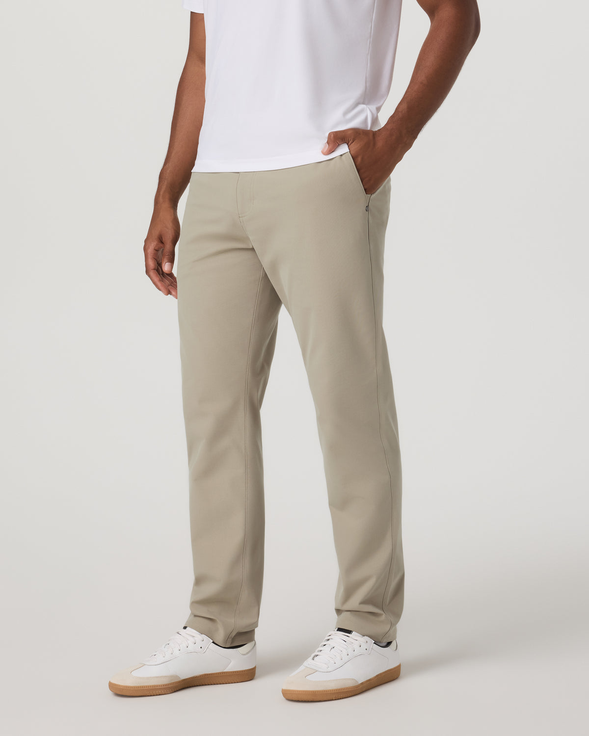 Vuori Meta Trouser Classic Fit 32" Men's Truffle Tailored Pants