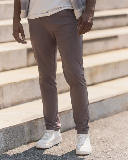 Vuori Meta Pant Athletic Slim Fit 32" Warm Grey 5-Pocket Pants