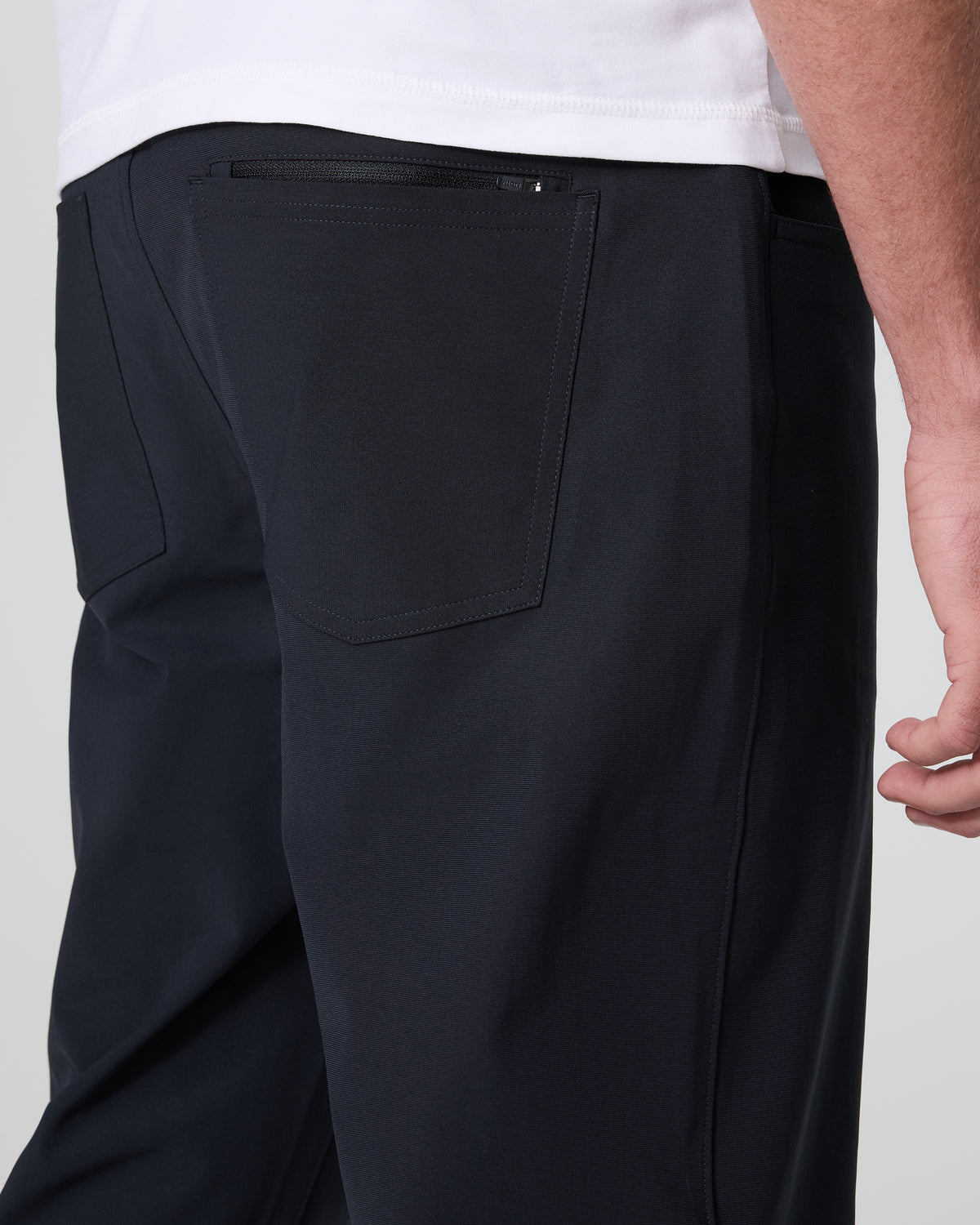 Vuori Meta Pant Classic Fit 34" Men's Black 5-Pocket Pants