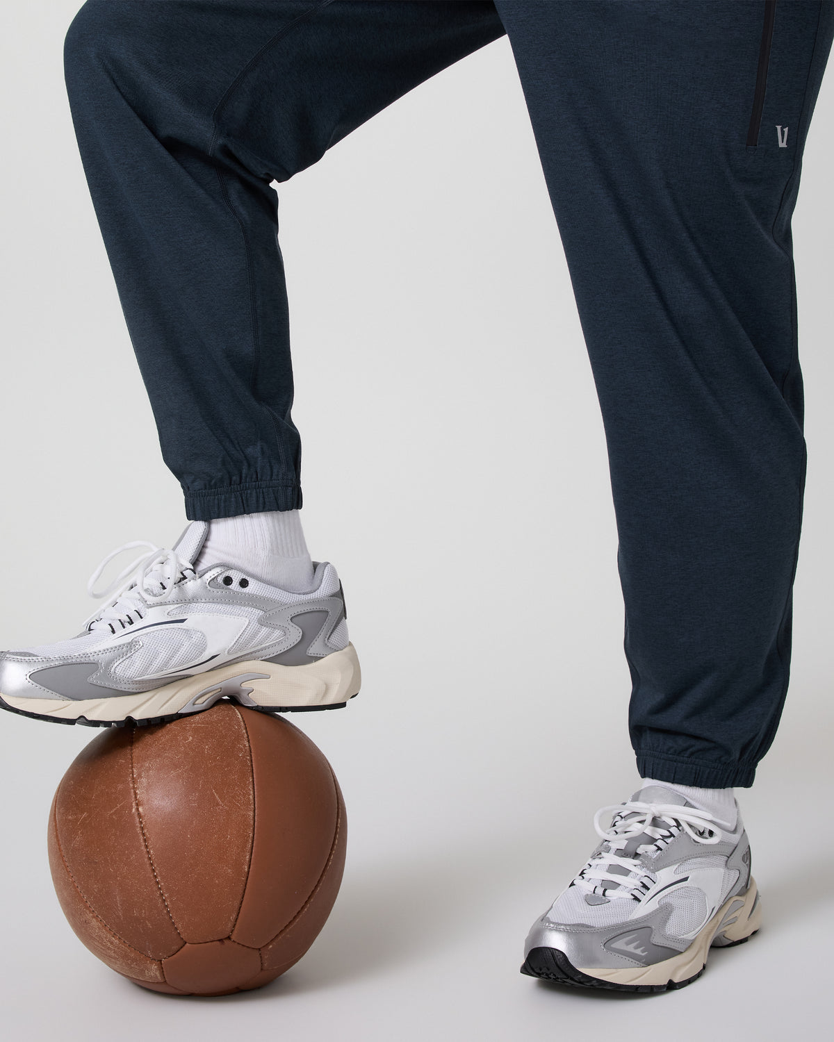 Vuori Sunday Performance Sweatpant Classic 30" Ink Heather