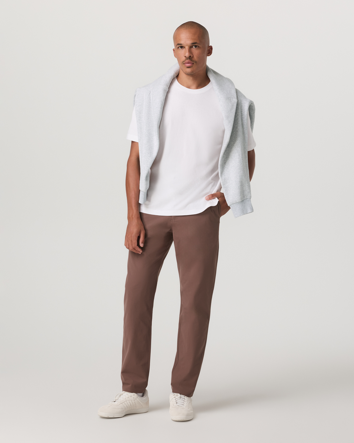 Vuori Meta Trouser Classic Fit 32" Men's Sable Tailored Pants