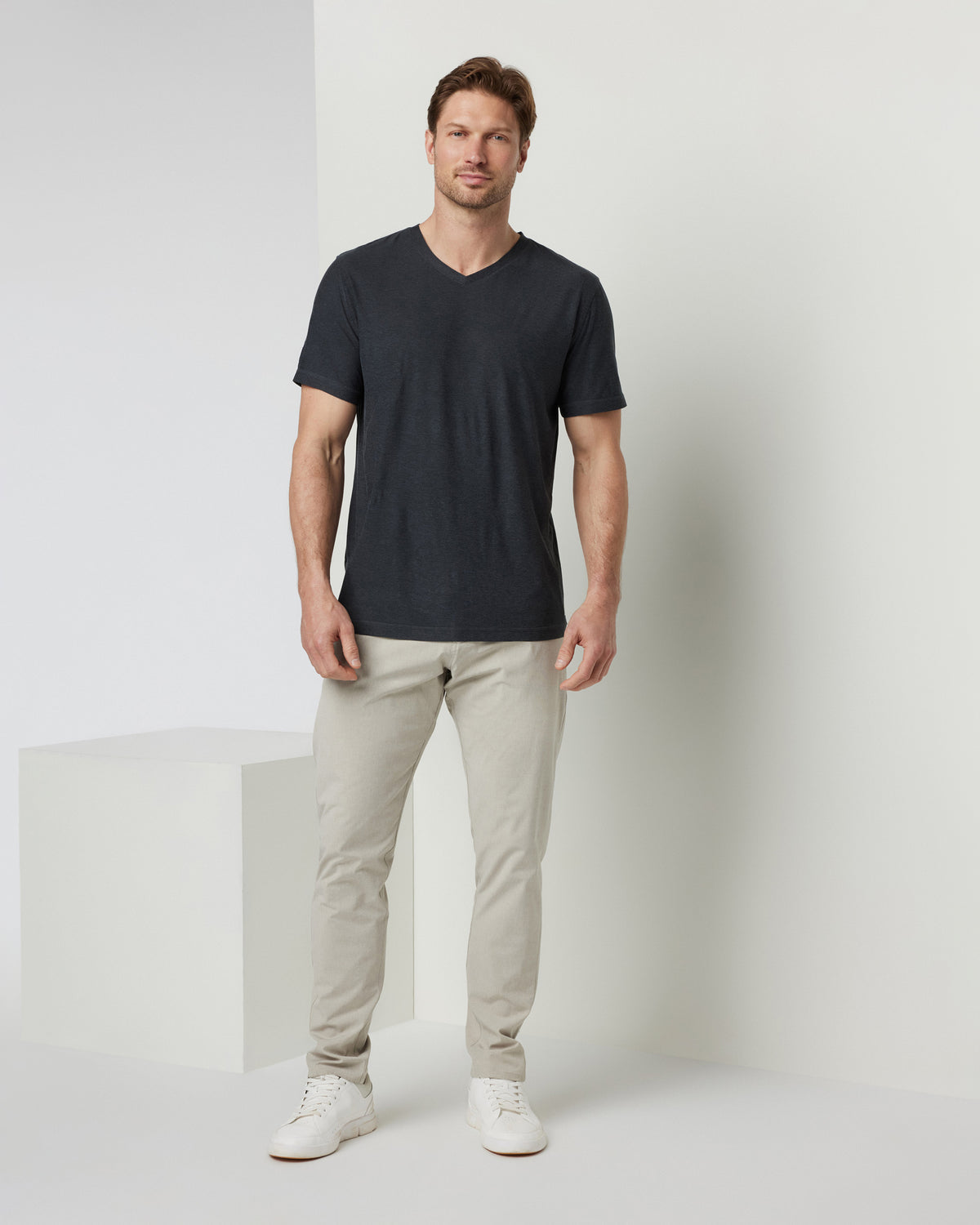 Vuori Aim Pant 30" Men's Khaki Golf & Travel Pants