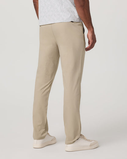 Vuori Men's Cascade Tech Chino Athletic Slim Fit 32" Trench