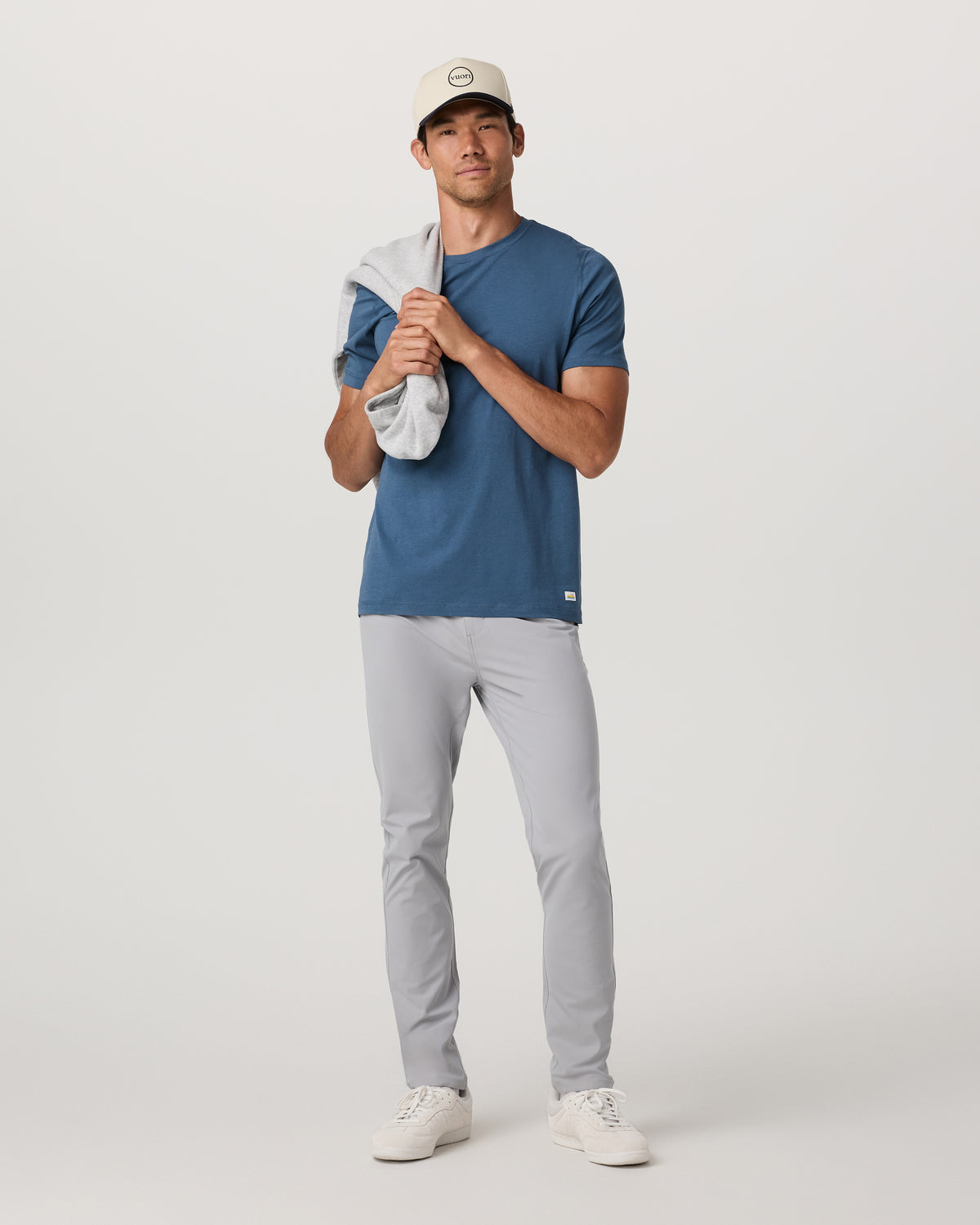 Vuori Meta Pant Athletic Slim Fit 34" Sea Fog 5-Pocket Pants