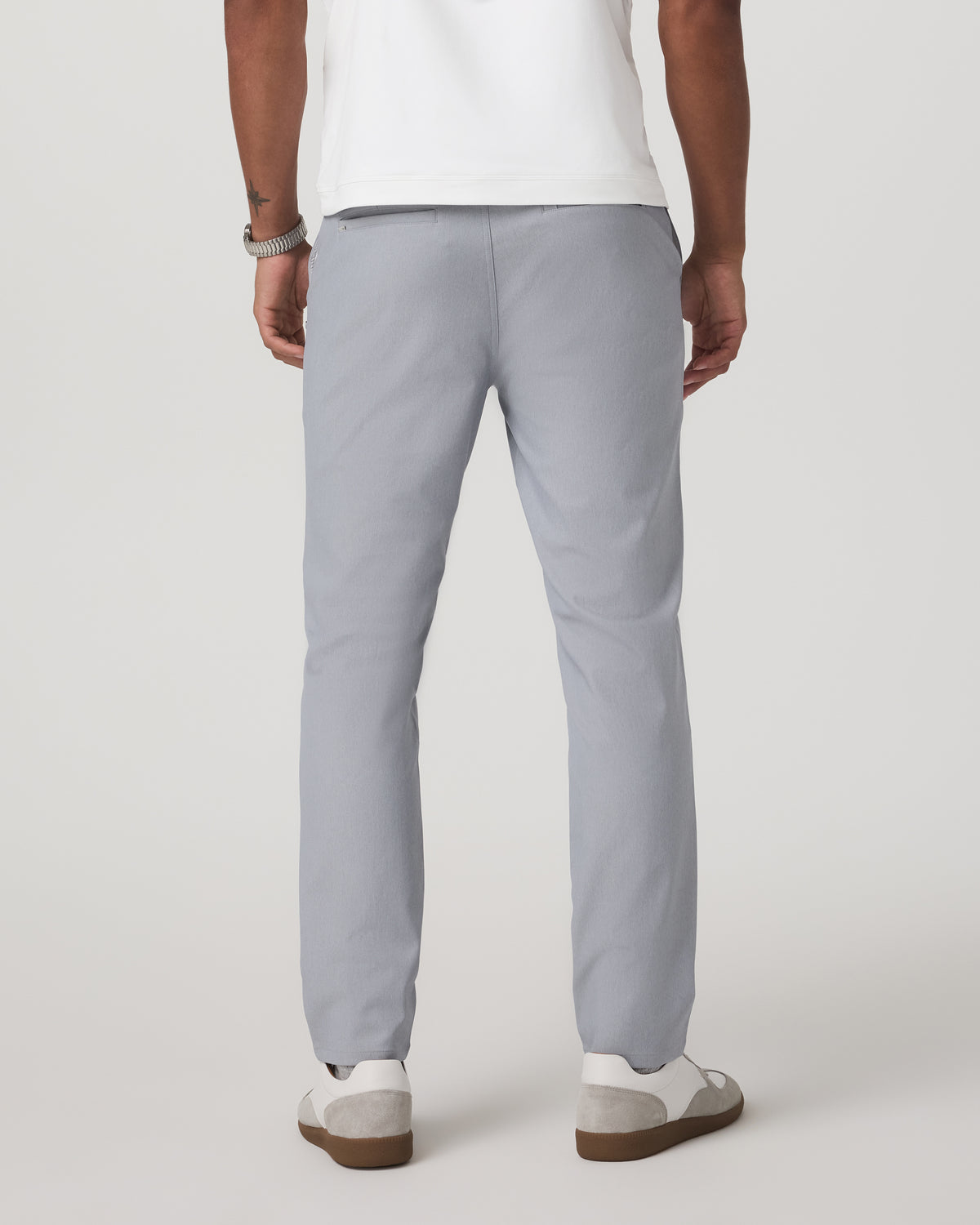 Vuori Cascade Tech Chino Athletic Slim Fit 32" Heather Grey