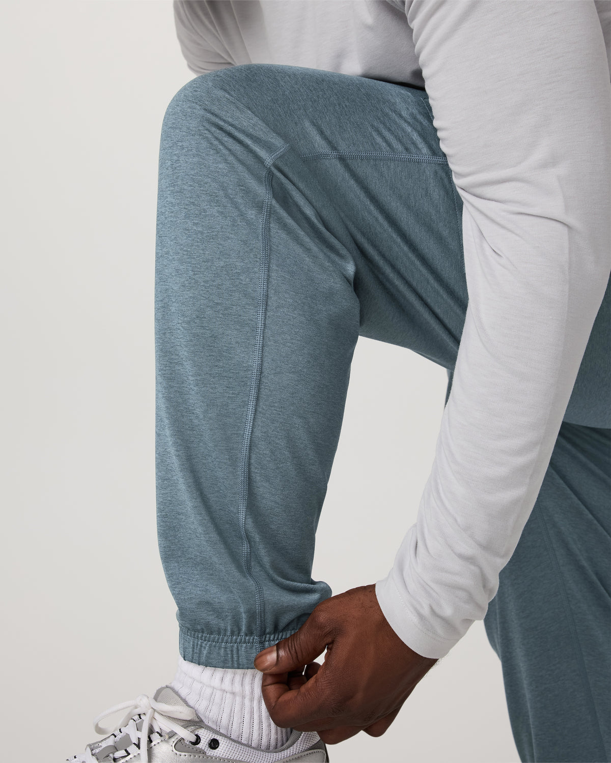Vuori Men's Sunday Performance Sweatpant 30" Smoke Blue
