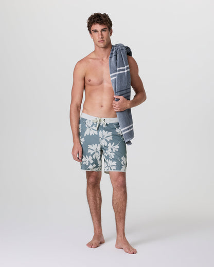 Vuori Cruise Boardshort Dusty Blue Plumeria